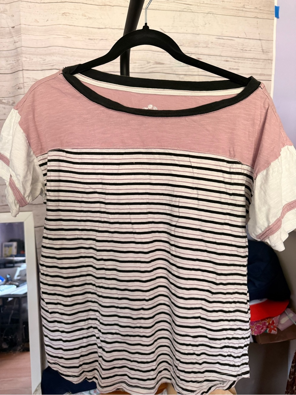 Pilcro Short-Sleeve Striped Crewneck Top in Dusty Pink, White & Black